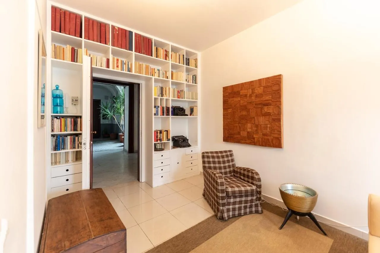 Un Posto Al Centro Apartment Naples
